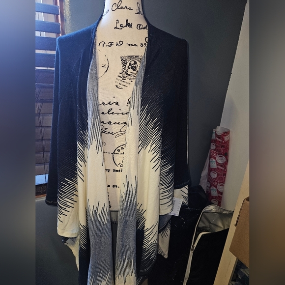 LulaRoe Womans Multicolored Savannah Kaftan Wrap Size L/Xl NWT - Picture 1 of 11